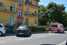 Lite col marito, volano piatti e bicchieri: entrambi in ospedale