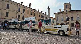 Sul trenino dell'Expo si accende la polemica