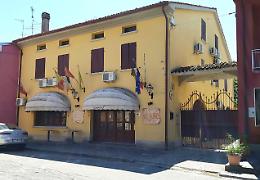 Il caso profughi-Rugantino agita la comunit&agrave;