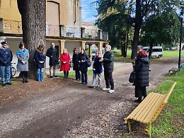 Alla media Campi una panchina gialla per dire 'No' al bullismo