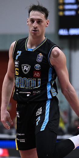 Luca Banchi chiama tre giocatori Vanoli con l'Italia