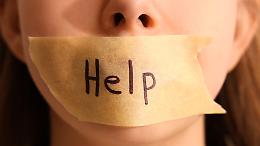 Nasce FELICE per rompere la dipendenza economica e accompagnare le donne verso la libertà