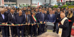 Il ministro Lollobrigida apre le Fiere Zootecniche: il mondo agricolo sotto i riflettori