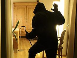 Due villette nel mirino dei banditi