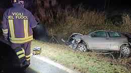 Schianto: tre feriti, al volante 18enne senza la patente