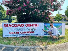 Giacomo Gentili portatore della Fiamma Olimpica tra Cremona e Brescia