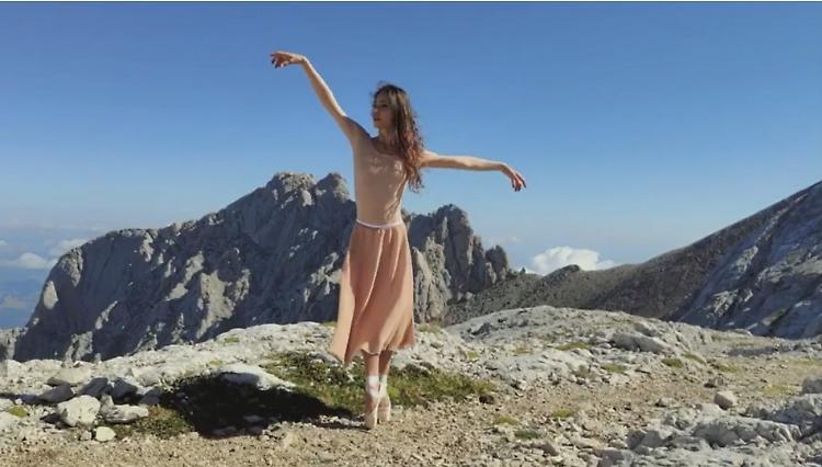 Rebecca balla sul mondo