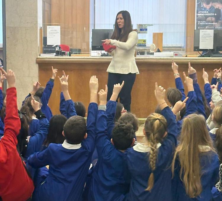 Banca del Fucino, coinvolti oltre 400 bambini nel progetto "Bancari per un giorno"