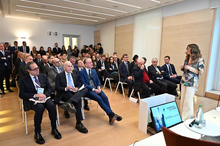 "Energie per il futuro dell'export", nel roadshow di Sace coinvolte 400 imprese