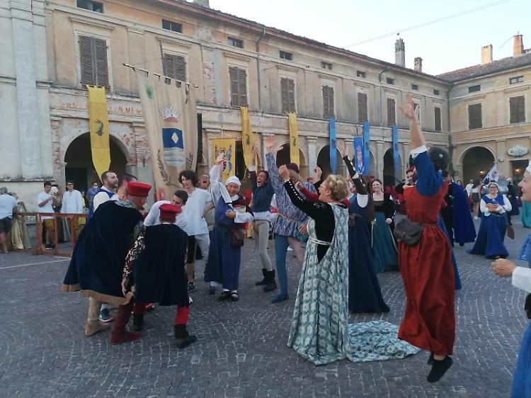 Isola Dovarese, al Palio vincono le Gerre