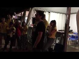 Samuele Bersani canta con i volontari del Tanta Robba In The Park
