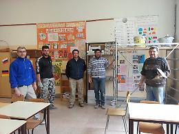 Pittura la scuola, artigiani e genitori all'opera