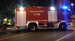 Sindaco e vigili del fuoco mobilitati per un mazzo di chiavi in un tombino