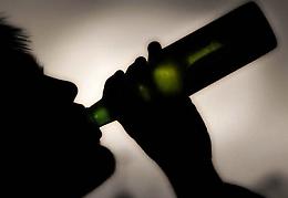 Beve e si sente male, diciassettenne soccorso