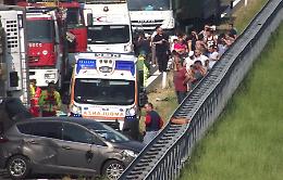 Le immagini dell'incidente in autostrada A21