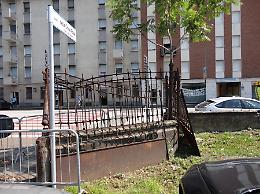 Vandali e ladri in azione, auto-ariete al 668 Wok Sushi