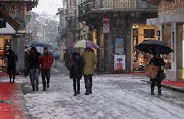 Prima neve, venti tonnellate di sale nelle vie