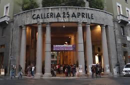 Galleria XXV Aprile al buio, venerdì 15 intervento sui fari bruciati