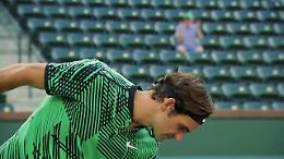 Bill Gates disturba Federer: lo spot è esilarante