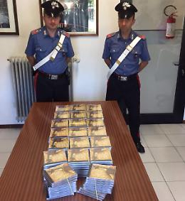 In auto 200 cd illegali, sequestro e denuncia