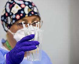La prima linea immunizzata: «Sta andando tutto bene»