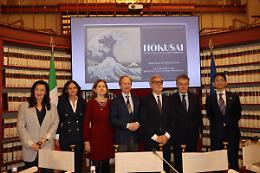 Presentata in anteprima alla Camera la mostra sull'artista giapponese Hokusai