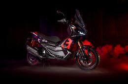 Arriva sul mercato Aprilia SR GT 400