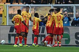 La Cremonese si sveglia tardi, il Lecce vince 2-1 lo scontro salvezza