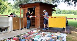 La casetta dei libri rimessa a nuovo dai volontari