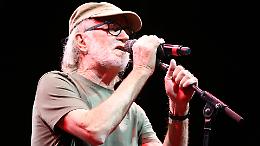 De Gregori: "Mai fare più di tre canzoni con chitarra e voce"