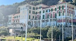 Ex Finalpia, l'hotel (per ora) non riapre