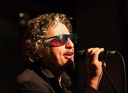 Folco Orselli  sul palco per il progetto Alice Community House 