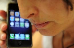 Truffa da 700 euro tramite sms, 18enne denunciato