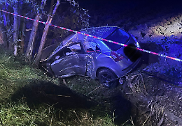 Mistero a Monticelli: "Auto nel canale e uomo privo di sensi"