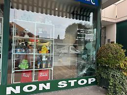 Tentato furto alla farmacia Bossi di Castelvetro: ladri in fuga grazie all'allarme dei passanti