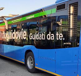 Senza biglietto, pesta l’autista