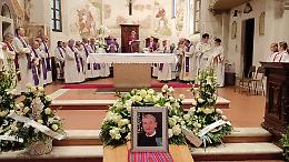 L'ultimo saluto a don Benedetto Tommaseo, per trent’anni guida spirituale di Palazzo Pignano