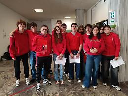 Al Torriani, gli studenti commemorano le vittime di femminicidio