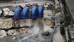 Via Bergamo, non &egrave; finita: serve un'altra pompa