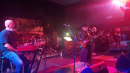 Il rock ora abita qui, &egrave; subito grande festa