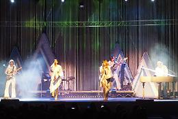 Con gli Abba Dream la felicit&agrave; pop &egrave; contagiosa