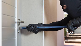 Razziato il 'Circolino' di via Palestro: via soldi, vino e salami