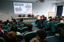 Legalit&agrave; e spirito di squadra, la polizia di Stato incontra gli studenti del Torriani