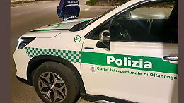 Sorpreso a urinare in piazza: multato dalla Polizia locale