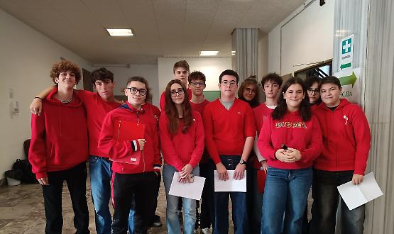 Al Torriani, studenti commemorano le vittime di femminicidio