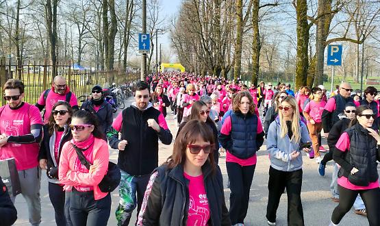 Duemilatrecento sorrisi colorano la citt&agrave;: successo per la Corsa Rosa