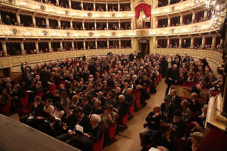Ponchielli, Malvezzi e Ceraso: 'Trasparenza, chi ha presentato candidature si astenga dalla scelta del Sovrintendente'