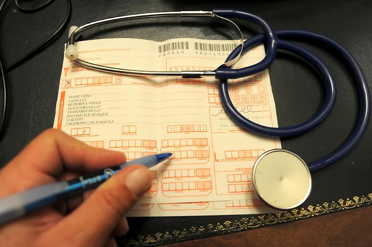 False ricette per comprare farmaci oppioidi, 7 arresti 