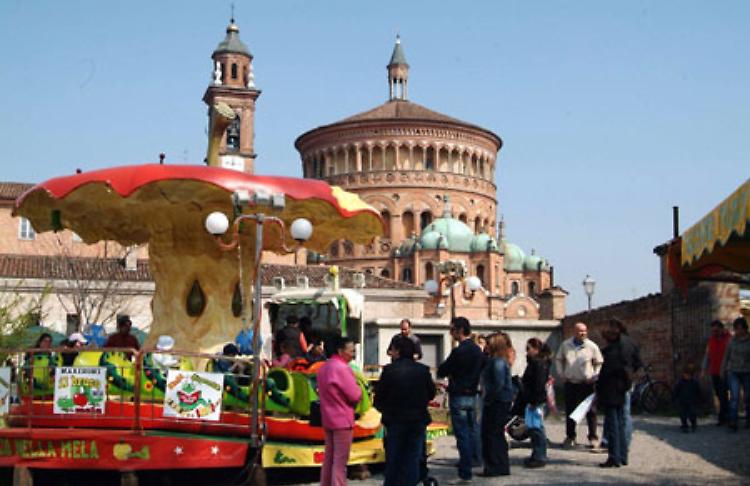 Edizione 3017 della  Fiera di Santa Maria della Croce
