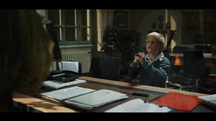 'Poveri ma ricchissimi', il trailer senza il nome di Fausto Brizzi